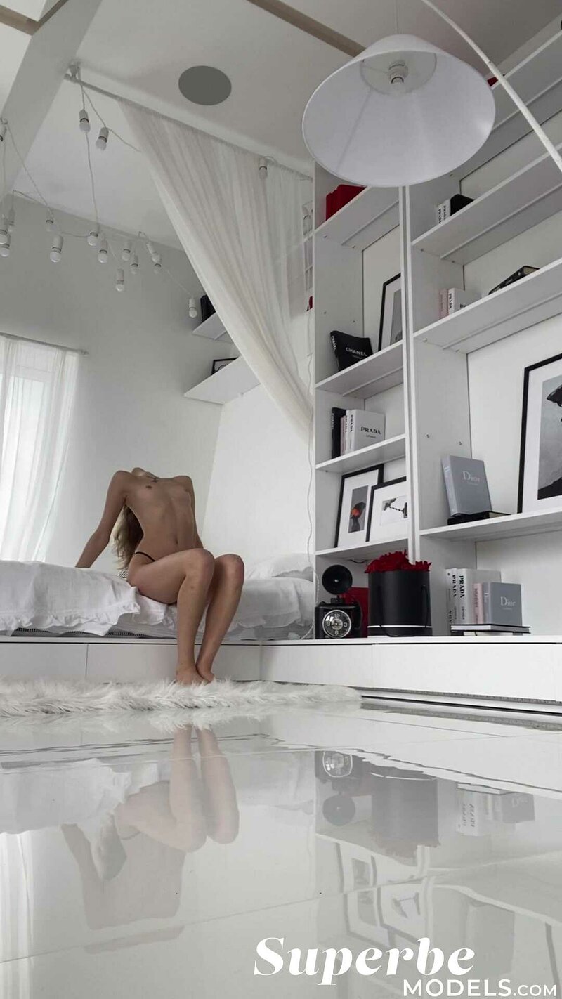 Кира, 23 года, 0 размер груди